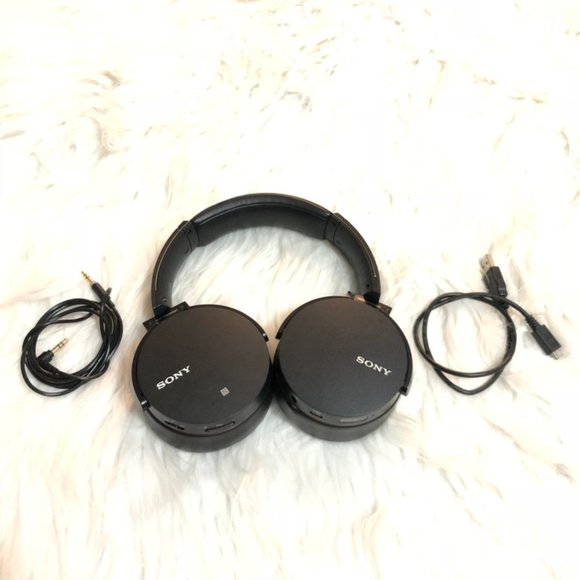 Sony Other - SONY MDR-XB950BT Bluetooth Headphones